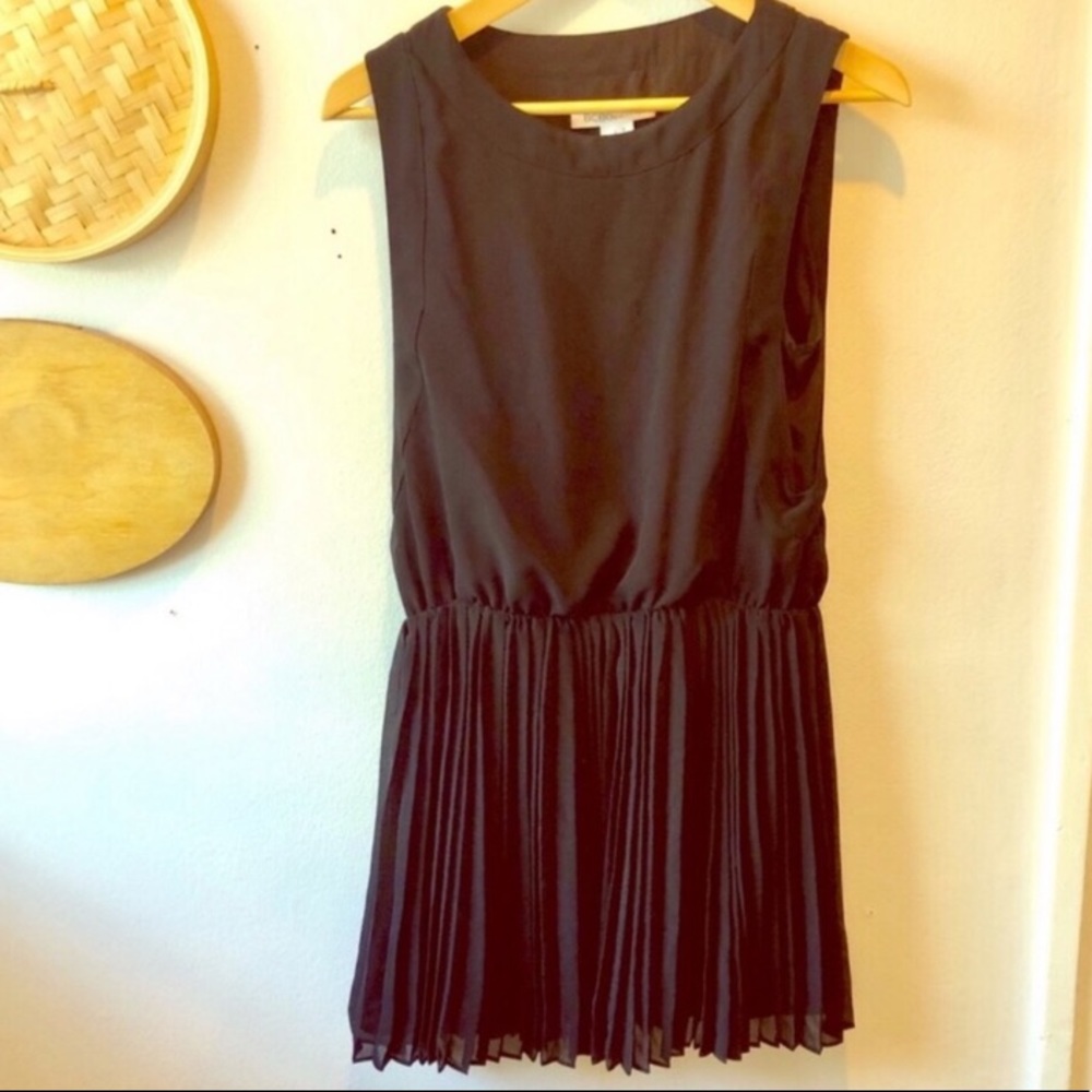 BCBGeneration black pleated skirt mini dress